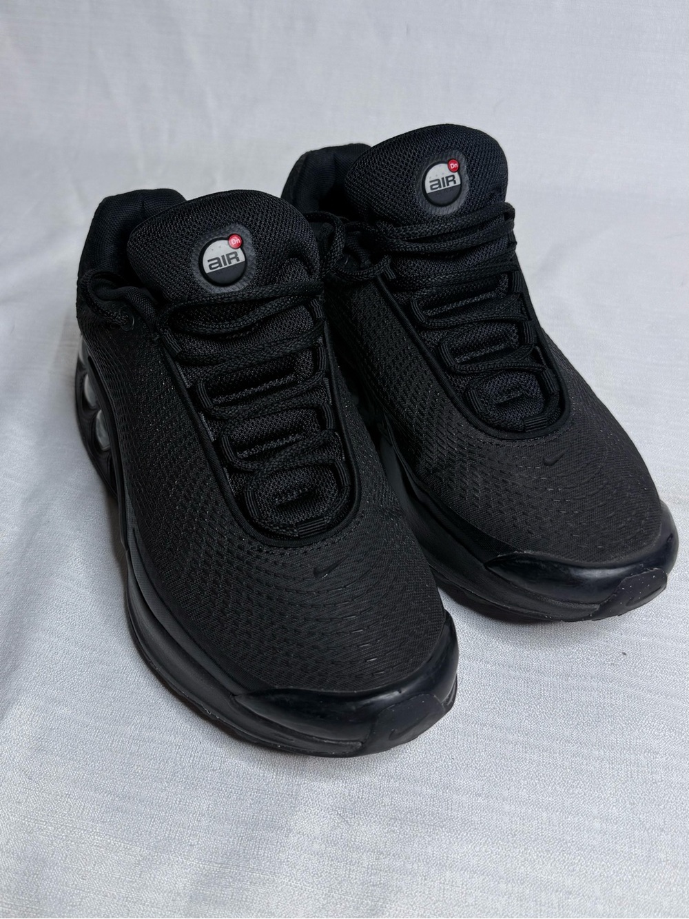 Nike Air Max DN Men’s Running Shoes Black Sz 8. DV3337 006